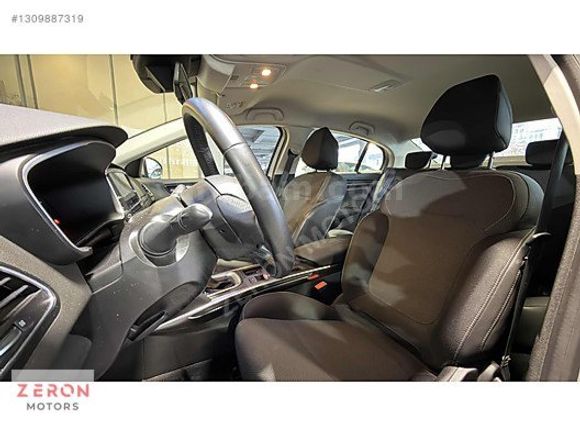 ZERON MOTORS - RENAULT MEGANE 2025 -ORJINAL -24467KM- %20 KDV FT