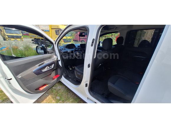 Rifter 1.5 BlueHDI Allure 2024 çıkışlı hatasız boyasız 53000 km