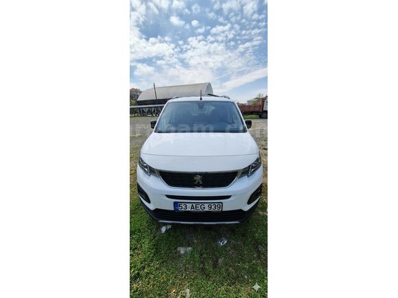 Rifter 1.5 BlueHDI Allure 2024 çıkışlı hatasız boyasız 53000 km