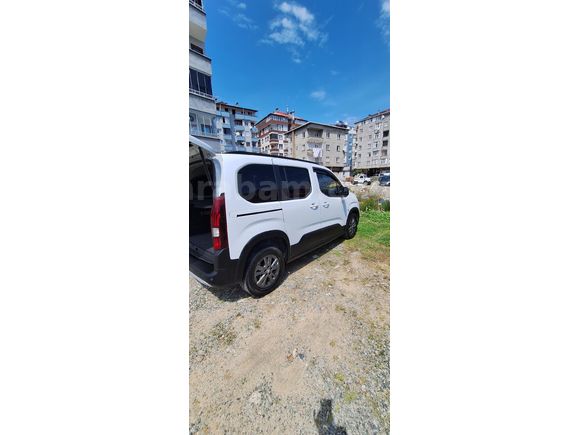 Rifter 1.5 BlueHDI Allure 2024 çıkışlı hatasız boyasız 53000 km