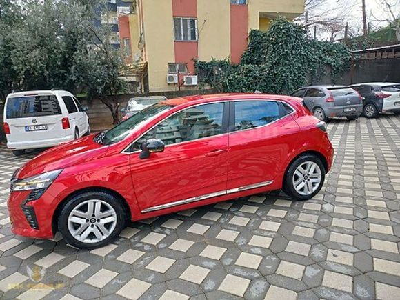 2024 CLİO 5.5 1.0 TCE 90 HP EVOLUTİON X TRONİK 23500 KM BOYASIZ