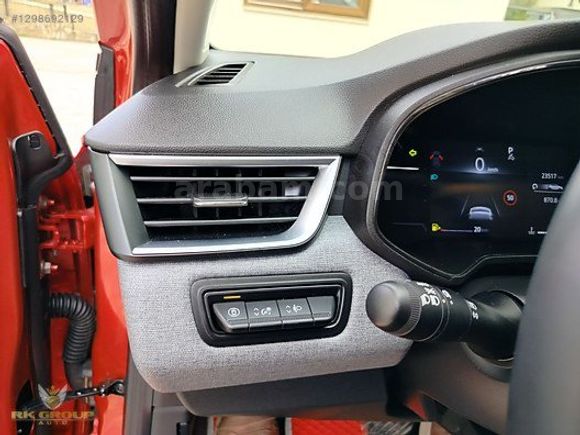 2024 CLİO 5.5 1.0 TCE 90 HP EVOLUTİON X TRONİK 23500 KM BOYASIZ