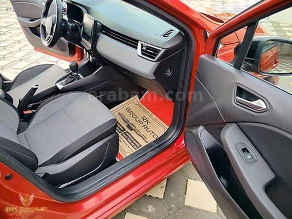 2024 CLİO 5.5 1.0 TCE 90 HP EVOLUTİON X TRONİK 23500 KM BOYASIZ