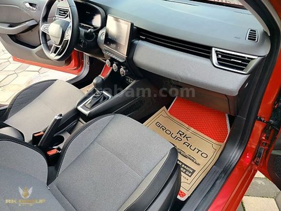 2024 CLİO 5.5 1.0 TCE 90 HP EVOLUTİON X TRONİK 23500 KM BOYASIZ