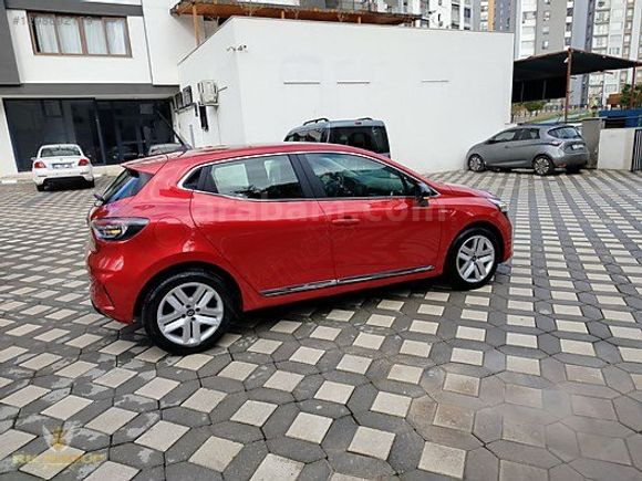2024 CLİO 5.5 1.0 TCE 90 HP EVOLUTİON X TRONİK 23500 KM BOYASIZ