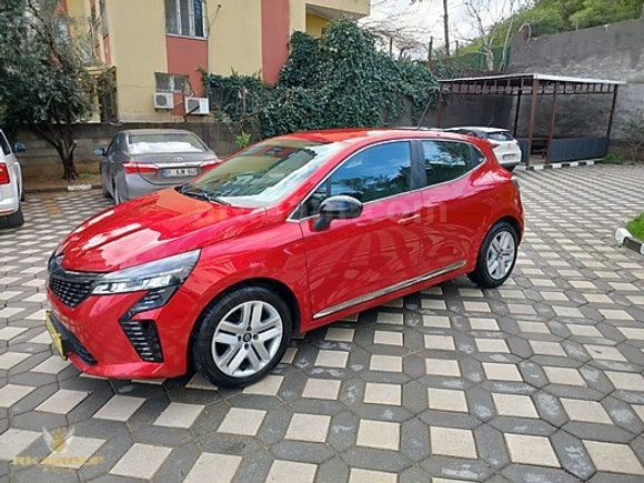 2024 CLİO 5.5 1.0 TCE 90 HP EVOLUTİON X TRONİK 23500 KM BOYASIZ