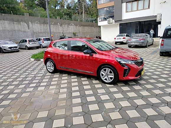 2024 CLİO 5.5 1.0 TCE 90 HP EVOLUTİON X TRONİK 23500 KM BOYASIZ