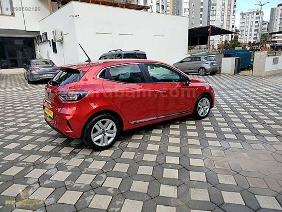 2024 CLİO 5.5 1.0 TCE 90 HP EVOLUTİON X TRONİK 23500 KM BOYASIZ