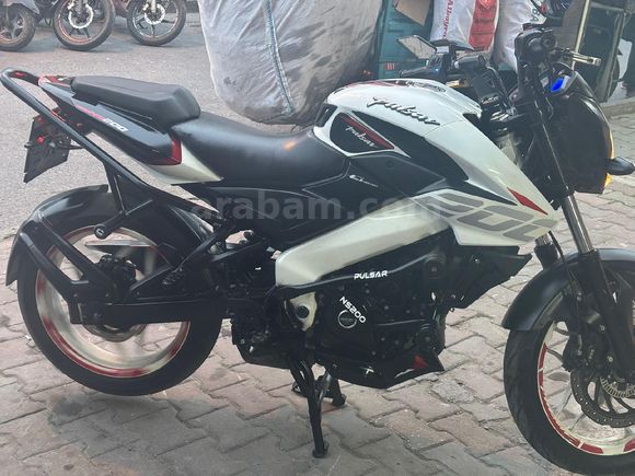 Sahibinden Bajaj Pulsar 200 NS ABS