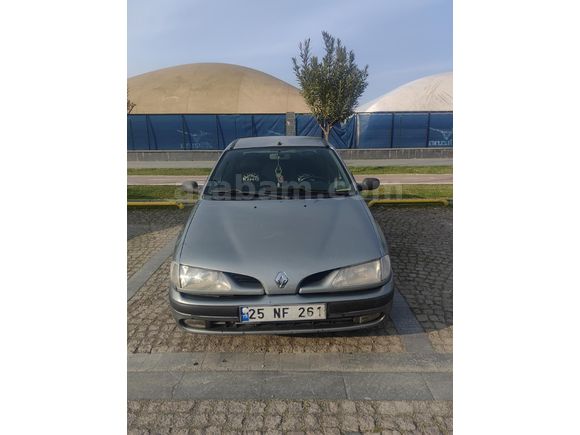 Sahibinden Renault Megane 1.6 RTE 1999 Model  300.000 km Gri