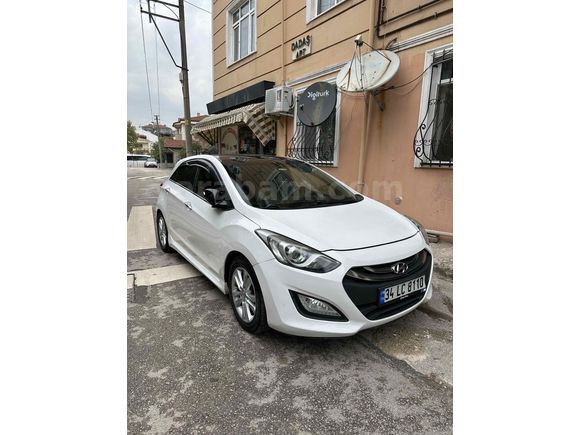 Sahibinden Hyundai i30 1.6 CRDi Elite 2014 Model  275.000 km Beyaz