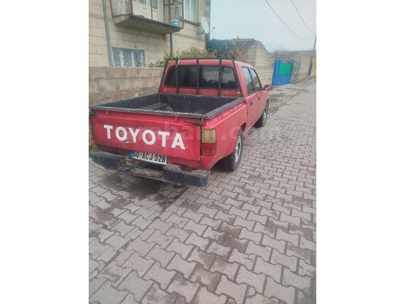 TAKASA AÇIK 1991 HILUX TEK ÇEKER