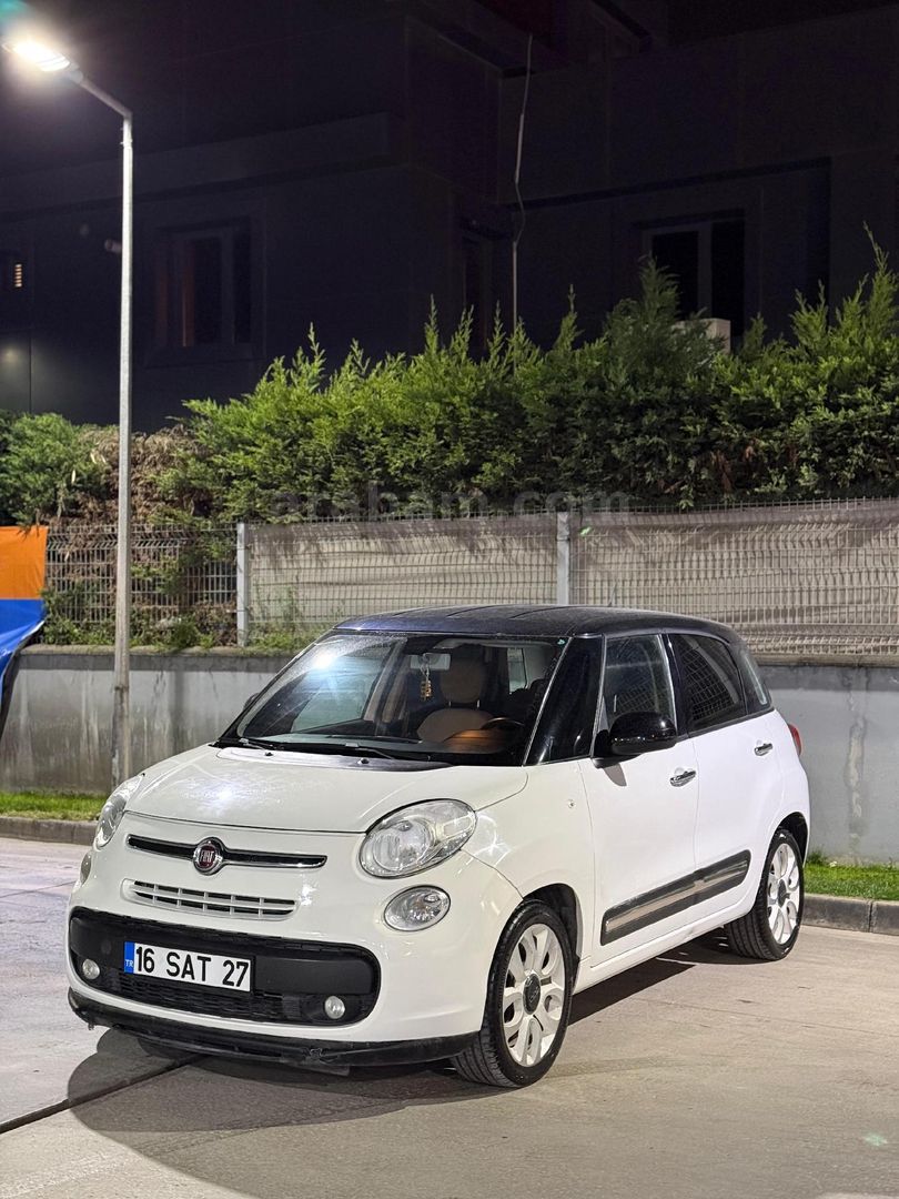 SAHİBİNDEN FİAT 500 AİLESİ 500L 1.3 MJET OPENİNG EDİTİON 2013 MODEL  101.000 KM BEYAZ