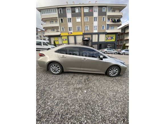 Sahibinden Toyota Corolla 1.5 Dream 2022 Model 