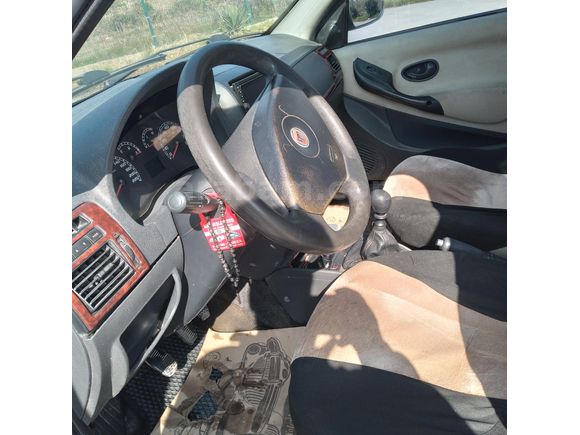 Sahibinden Fiat Albea 1.2 Active 2005 Model  320.000 km Bej