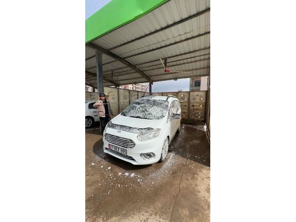 Sahibinden Ford Tourneo Courier 1.5 TDCi Titanium 2020 Model  111.000 km Beyaz