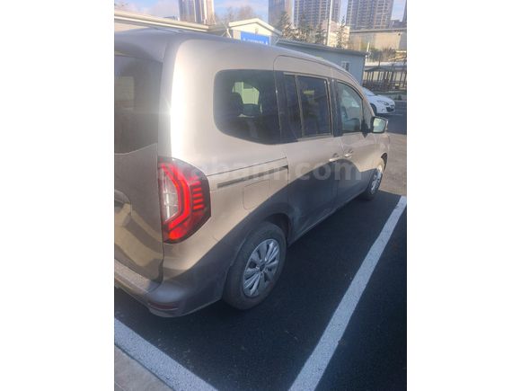 Sahibinden Renault Kangoo Multix 1.3 TCe Techno 2025 Model