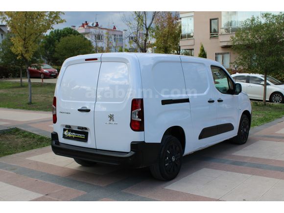 DCar Otomotiv'den %1,99 Kredi ve %20 Faturalı PARTNER Maxi Van