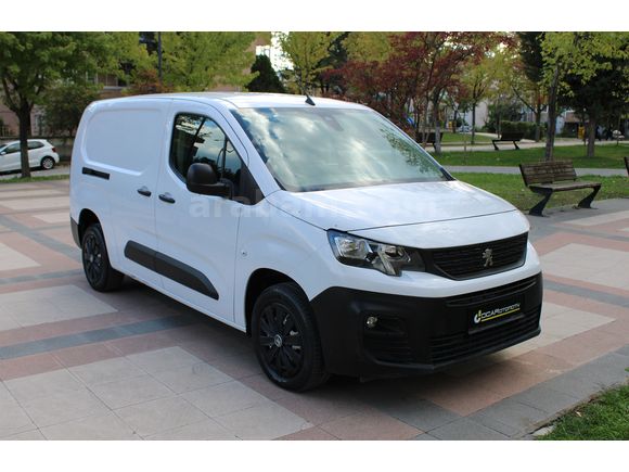 DCar Otomotiv'den %1,99 Kredi ve %20 Faturalı PARTNER Maxi Van