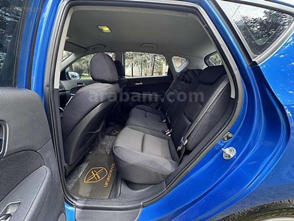 DEĞİŞENSİZ BAKIMLI TERTEMİZ HYUNDAI İ30 6 İLERİ