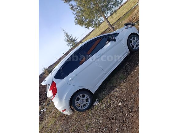 Sahibinden Ford Fiesta 1.25 Trend X 2016 Model  238.000 km Beyaz