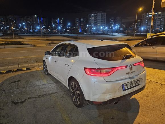Sahibinden Renault Megane 1.2 TCe Icon 2016 Model  145.000 km Beyaz