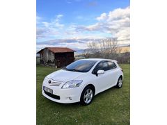 Sahibinden Tam otomatik Toyota Auris 130 bin km de