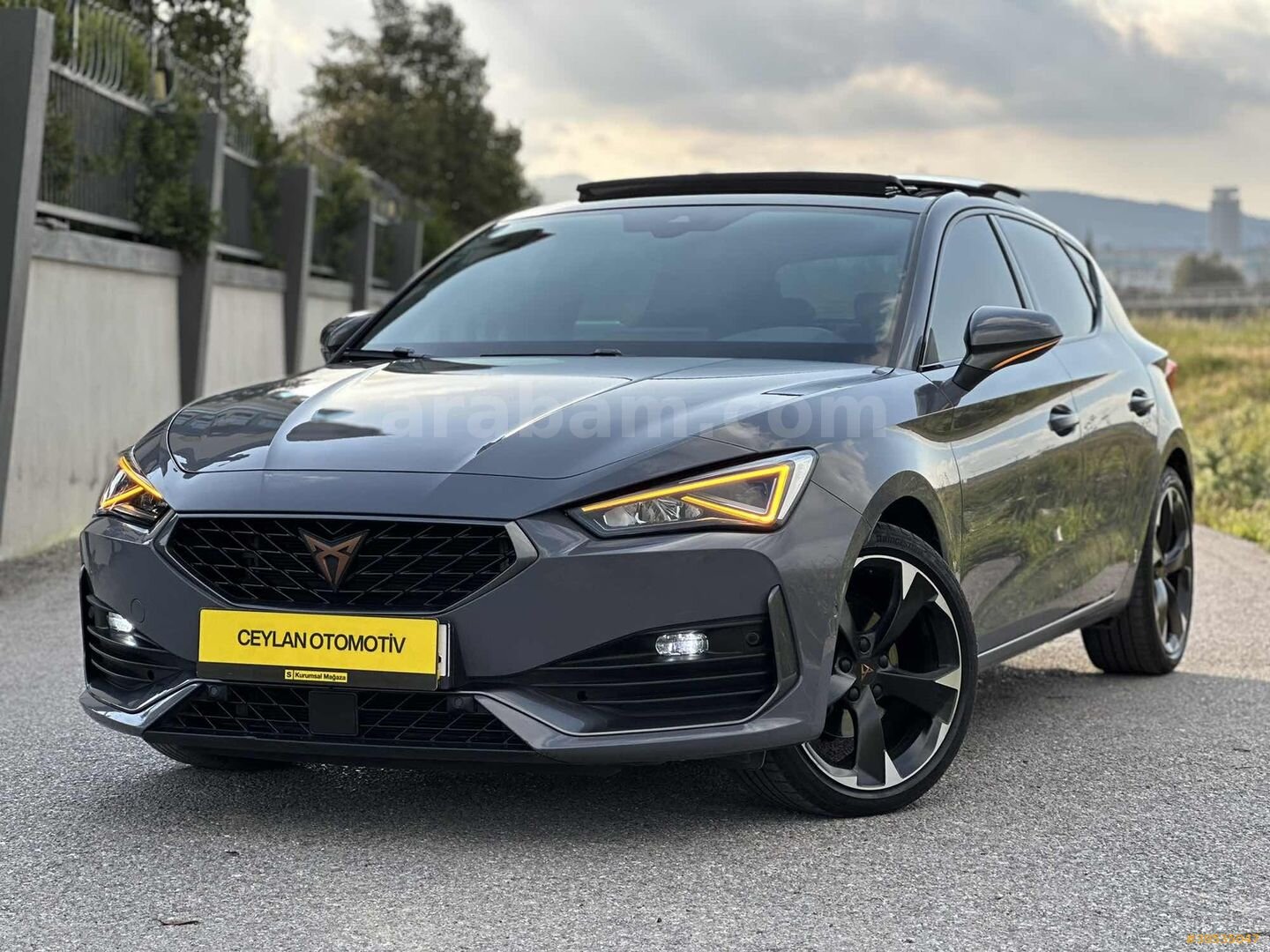 Galeriden Cupra Leon 1.5 eTSI Standart 2023 Model İzmir 72.000 km Gri 1