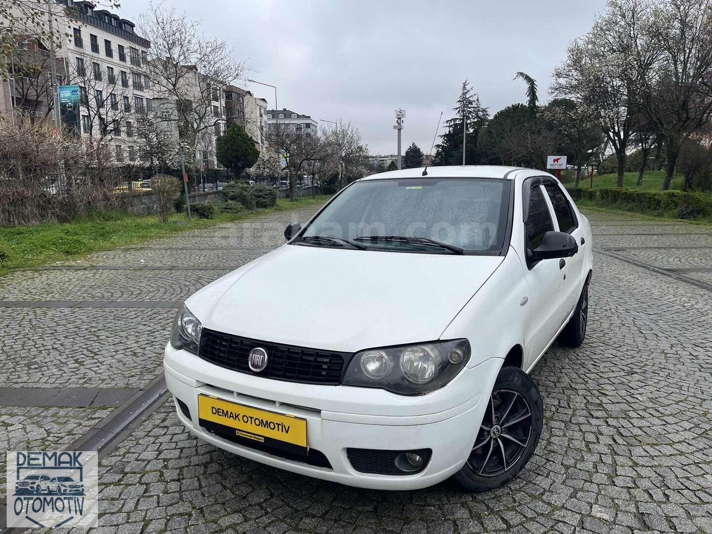Galeriden Fiat Albea Sole 1.3 Multijet Active 2011 Model İstanbul 248.000 km Beyaz 2