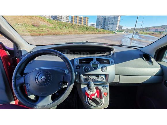 Sahibinden Renault Scenic 1.6 Dynamique 2004 Model
