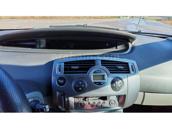 Sahibinden Renault Scenic 1.6 Dynamique 2004 Model