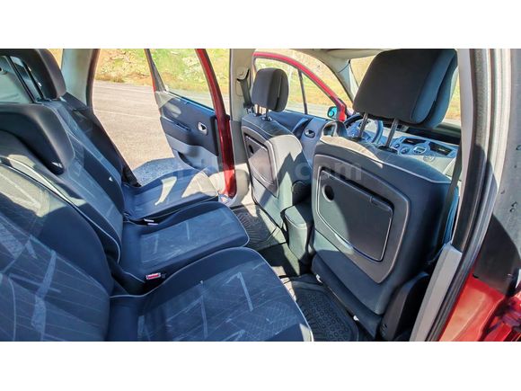 Sahibinden Renault Scenic 1.6 Dynamique 2004 Model