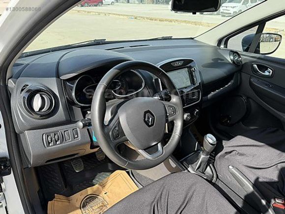 AUTO İFÖ'DEN 2019 CLİO 1.5 DCI TOUCH HATASIZ DÜŞÜK KM