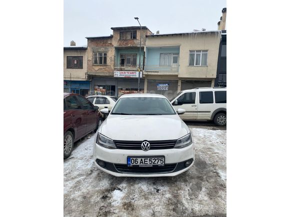 Sahibinden Volkswagen Jetta 1.6 TDi Highline 2013 Model  81000km Beyaz