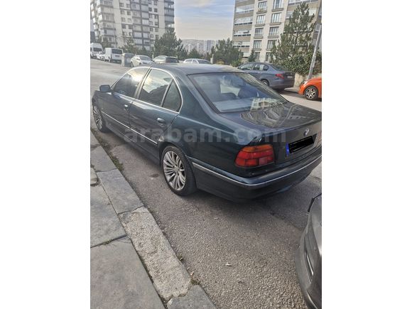BMW... 523i 