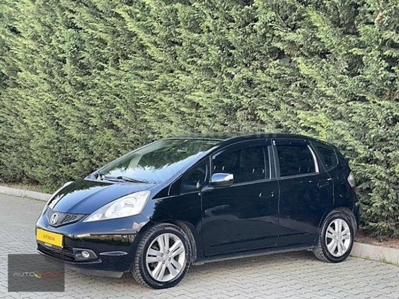 DEĞİŞENSİZ 2011 HONDA JAZZ 1.4 FUN OTOMATİK CAM TAVANLI