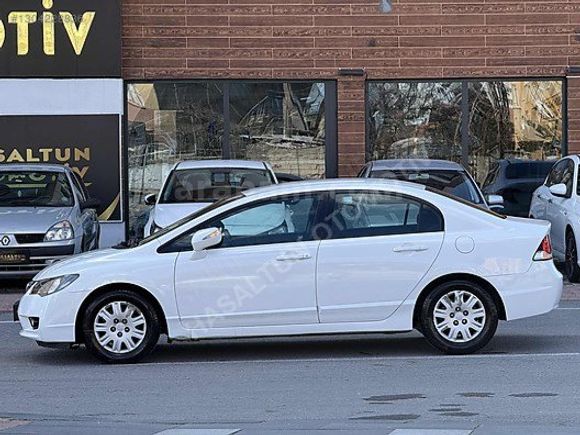 2012 HONDA CIVİC BENZİNLİ EMSALSİZ TEMİZLİKTE SADECE 78 BİNDE