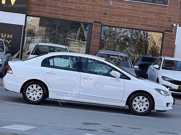 2012 HONDA CIVİC BENZİNLİ EMSALSİZ TEMİZLİKTE SADECE 78 BİNDE
