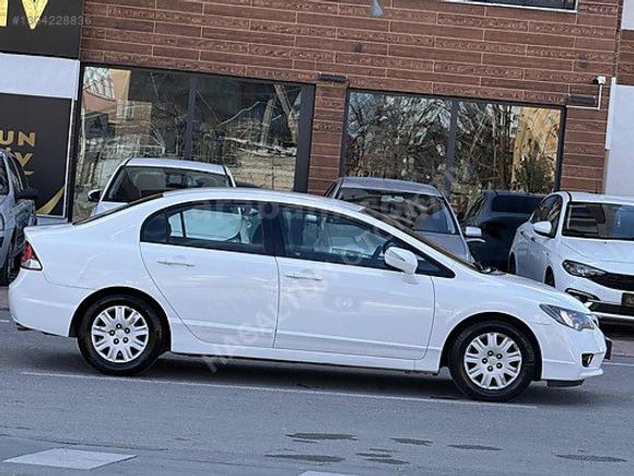 2012 HONDA CIVİC BENZİNLİ EMSALSİZ TEMİZLİKTE SADECE 78 BİNDE
