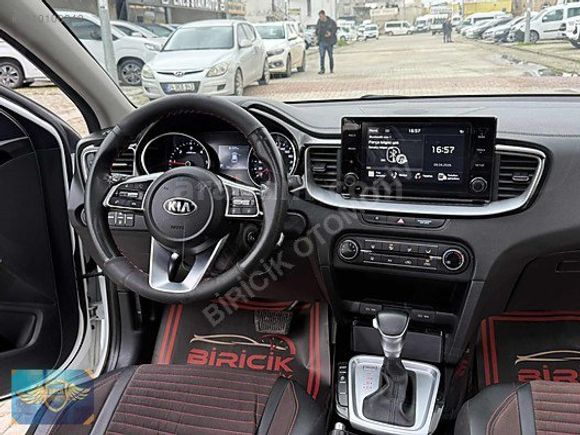 2020 KİA CEED HATASIZ BOYASIZ CAM TAVAN SIFIRDAN FARKSIZDIR