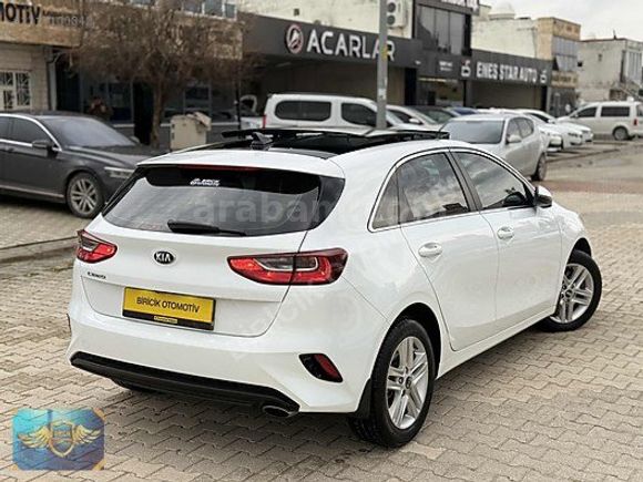 2020 KİA CEED HATASIZ BOYASIZ CAM TAVAN SIFIRDAN FARKSIZDIR