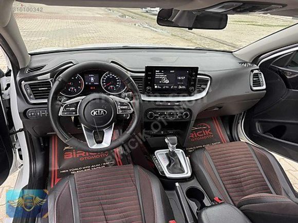 2020 KİA CEED HATASIZ BOYASIZ CAM TAVAN SIFIRDAN FARKSIZDIR