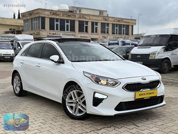 2020 KİA CEED HATASIZ BOYASIZ CAM TAVAN SIFIRDAN FARKSIZDIR