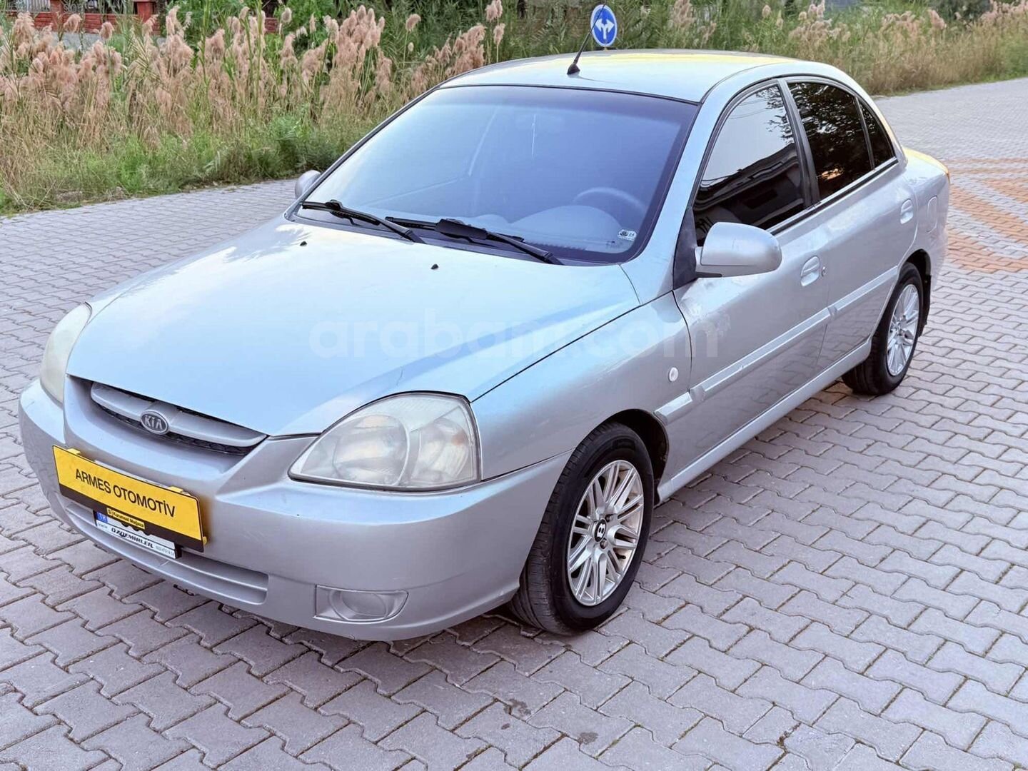 Galeriden Kia Rio 1.5 Comfort 2004 Model Muğla 202.500 km Gri 5