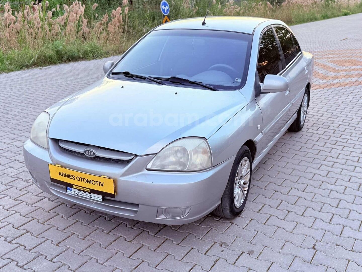 Galeriden Kia Rio 1.5 Comfort 2004 Model Muğla 202.500 km Gri 4