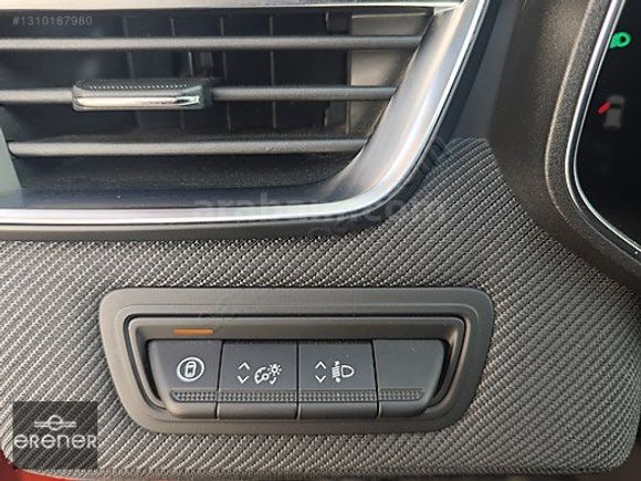 ERENER 2024 RENAULT CLİO 1.0TCE TECHNO ESPRİT ALPİNE 20.000 KM