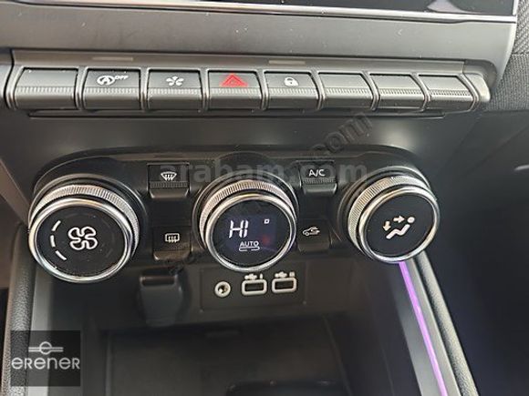 ERENER 2024 RENAULT CLİO 1.0TCE TECHNO ESPRİT ALPİNE 20.000 KM