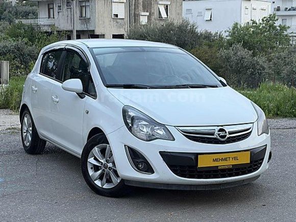 MEHMET YEL OTOMOTİVDEN 2014 CORSA OTOMATİK KM:93000 BOYASIZ