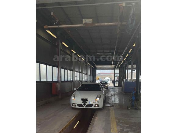 Sahibinden Alfa Romeo Giulietta 1.4 TB MultiAir Distinctive 2012 Model  234.650 km Beyaz
