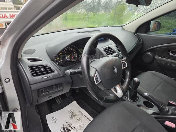 ASLANDOĞDU'DAN 2012 MEGANE 1.5DCI EXTREME DEĞİŞENSİZ/115 BİN KM